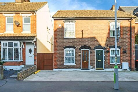 2 bedroom semi-detached house for sale