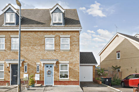 3 bedroom semi-detached house for sale