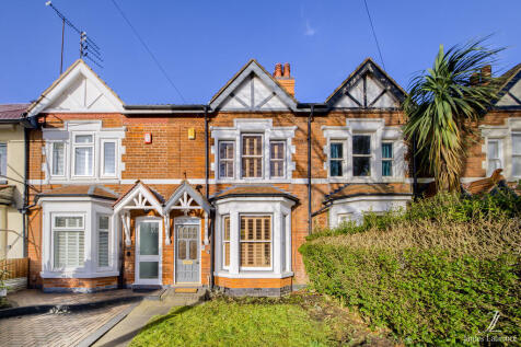 4 bedroom terraced house for sale