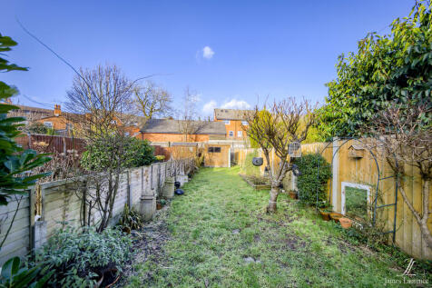 4 bedroom terraced house for sale