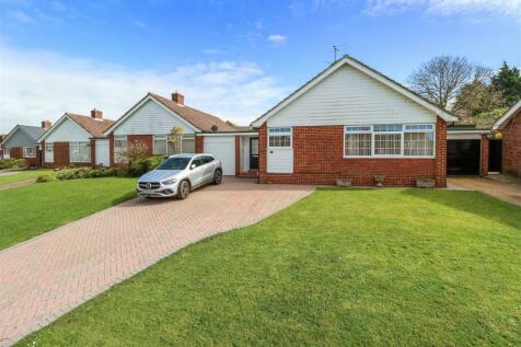 2 bedroom detached bungalow for sale