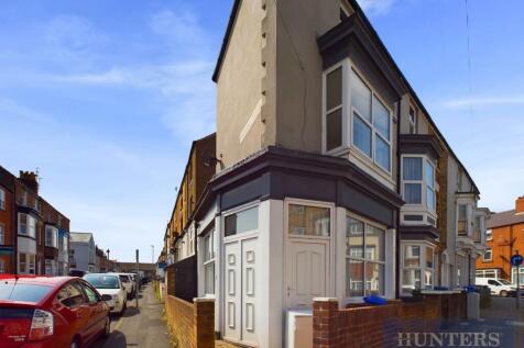 Trafalgar Square, Scarborough 4 bed semi