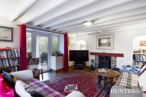 Cross Lane, Burniston, Scarborough 3 bed cottage for sale