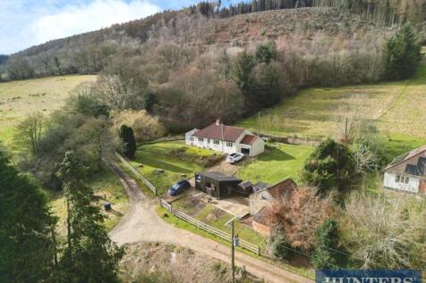 Bickley, Langdale End, Scarborough 3 bed detached bungalow for sale