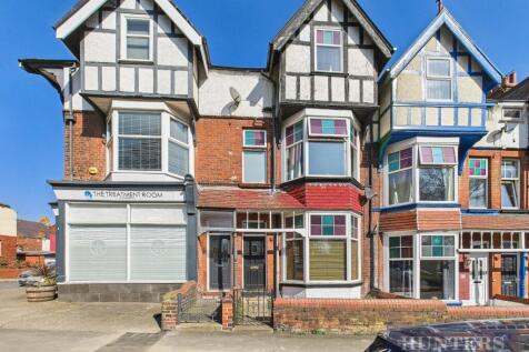 Dean Road, Scarborough 4 bed terraced house for sale