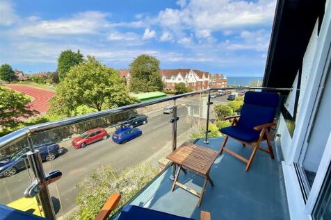 Holbeck Road, Scarborough 2 bed flat for sale