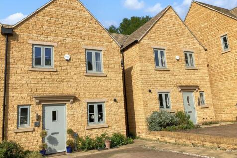 3 bedroom end of terrace house for sale
