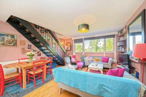 Bosworth Road, London W10 3 bed flat for sale