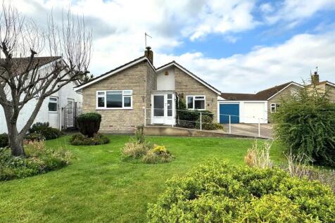 4 bedroom detached bungalow for sale