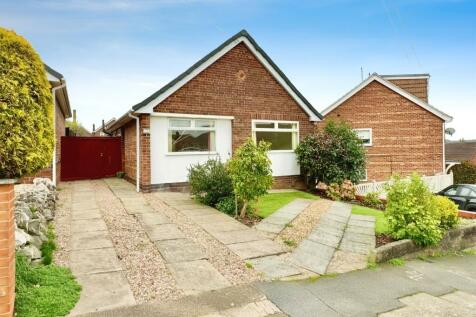 13 Redland Close, Chilwell, NG9 5LA 2 bed bungalow for sale