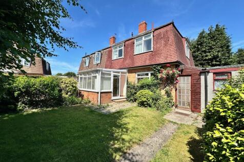 3 bedroom semi-detached house for sale