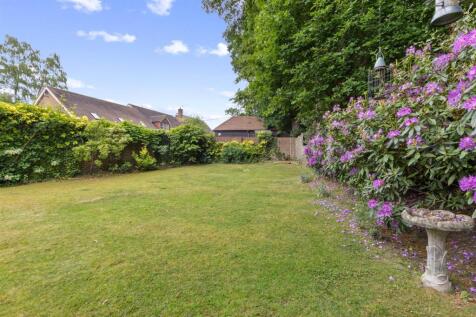 Coombe Road, Hill Brow, Liss 4 bed detached house for sale