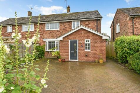 4 bedroom semi-detached house for sale