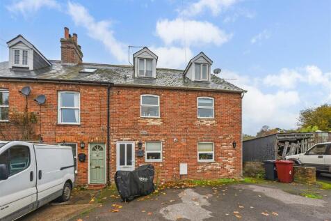 Victoria Avenue, Easebourne, Midhurst 2 bed terraced house for sale