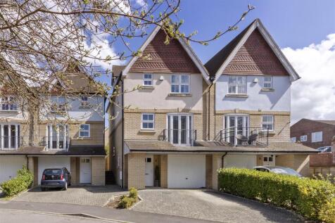 Freya Mews, Liss, Hampshire 4 bed townhouse for sale