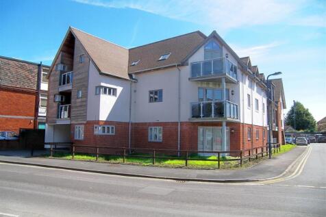 Charles Street, Petersfield 1 bed flat for sale