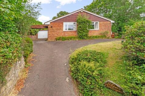 Spout Hill, Crowborough TN6 3 bed bungalow for sale