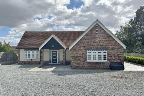 3 bedroom detached bungalow for sale