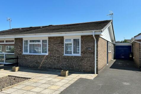 2 bedroom semi-detached bungalow for sale