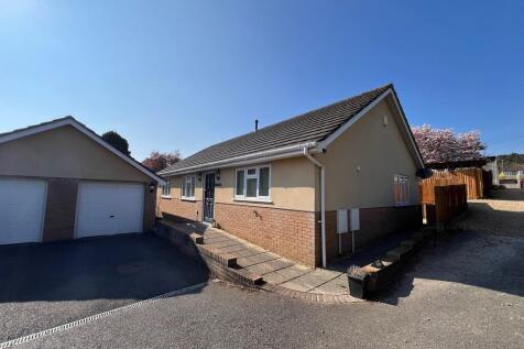 3 bedroom detached bungalow for sale