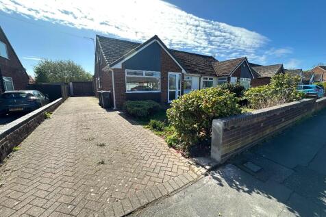 3 bedroom semi-detached bungalow for sale