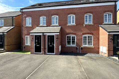 3 bedroom town house for sale