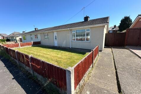 3 bedroom semi-detached bungalow for sale