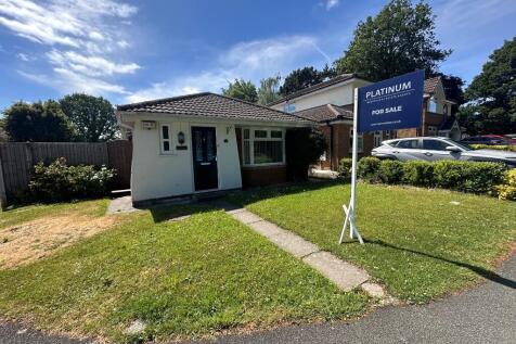 2 bedroom detached bungalow for sale