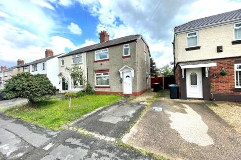 2 bedroom semi-detached house for sale