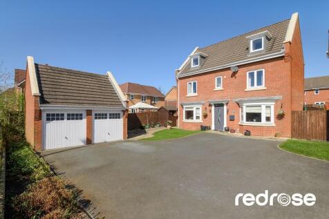 5 bedroom detached house for sale