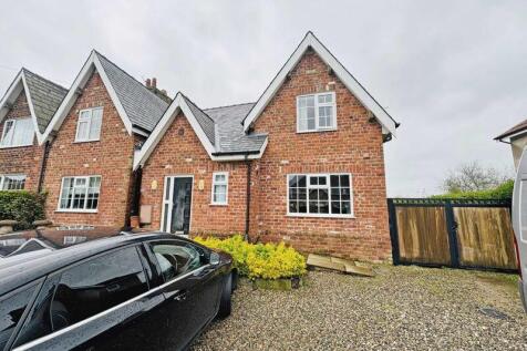 4 bedroom semi-detached house for sale