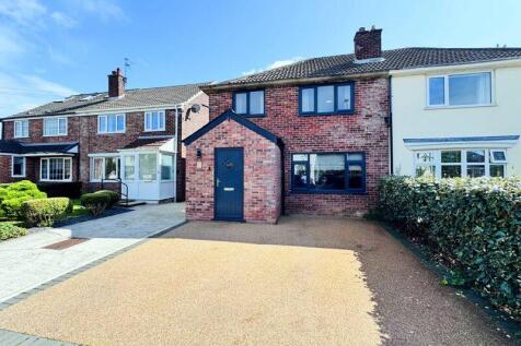 3 bedroom semi-detached house for sale