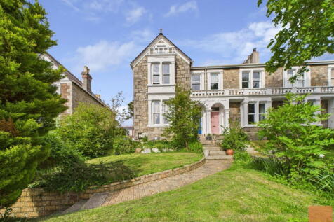 5 bedroom end of terrace house for sale