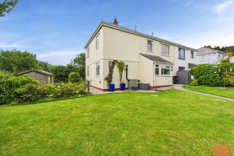 4 bedroom semi-detached house for sale