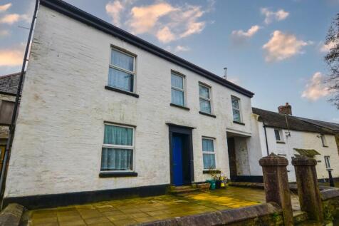 6 Higher Bore Street, Bodmin, PL31 4 bed block of apartments for sale
