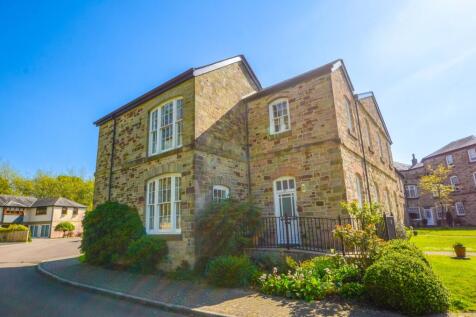 26 Tremayne House Park Drive, PL31... 3 bed end of terrace house for sale