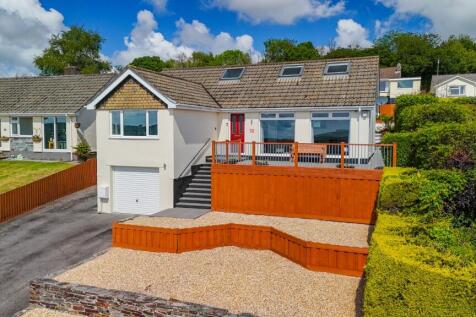 10 Lanhydrock View, Bodmin, Cornwall... 4 bed detached house for sale