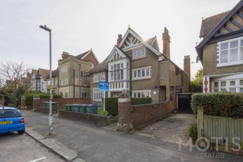 Grimston Avenue, Folkestone, CT20 2 bed apartment for sale