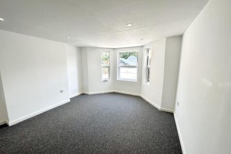 Radnor Bridge Road, Folkestone, CT20 2 bed flat for sale