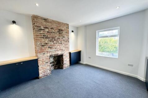 Radnor Bridge Road, Folkestone, CT20 2 bed flat for sale