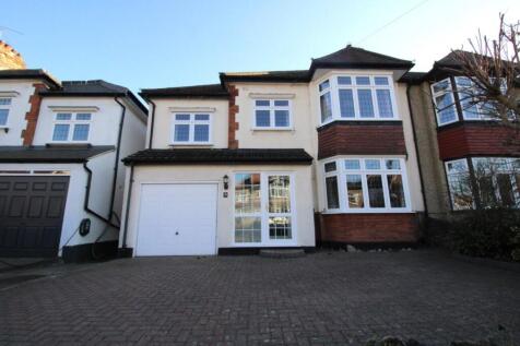 Stewart Avenue, Upminster RM14 4 bed semi