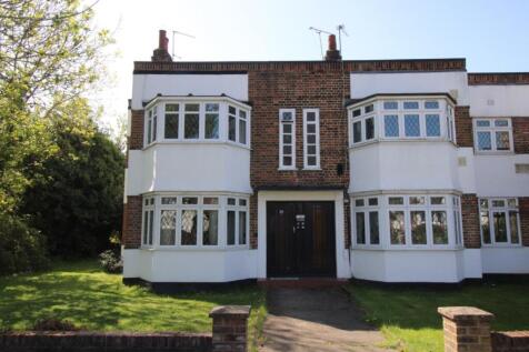 Little Gaynes Lane, Upminster RM14 2 bed flat for sale