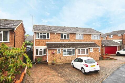 Greyfriars, Ware, SG12 4 bed detached house for sale
