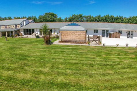 Retire, Bodmin, PL30 5 bed barn conversion for sale