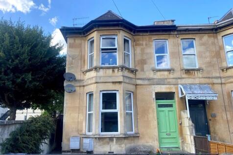 4 bedroom end of terrace house for sale