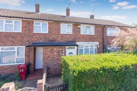 Umberville Way, Slough 3 bed terraced house for sale