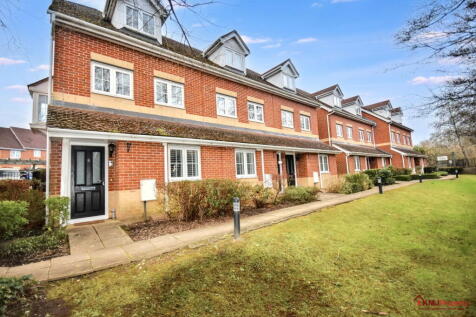 2 bedroom maisonette for sale