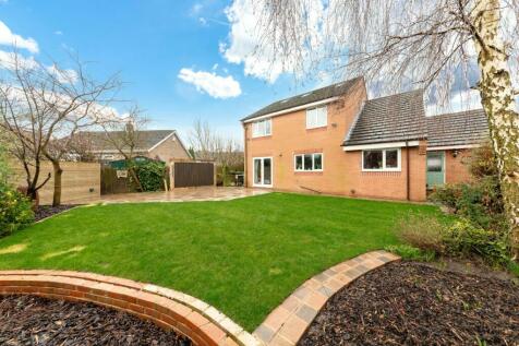 5 bedroom detached house for sale