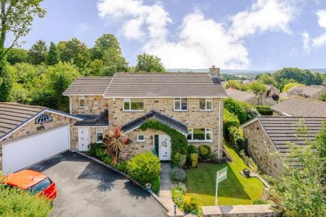 The Ghyll, Huddersfield, HD2 4 bed detached house for sale