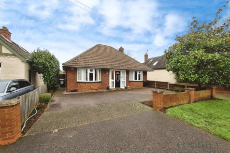 3 bedroom detached bungalow for sale